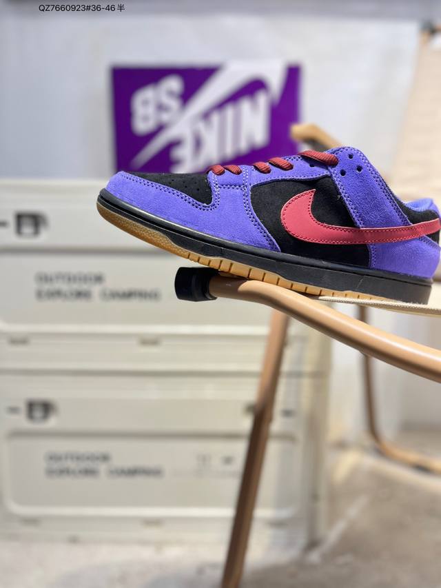 耐克Nike Dunk Low 板鞋Sb系列经典百搭休闲运动板鞋加厚鞋舌的填充，使舒适性大大提升，同时也更方便穿脱中底部分则加入了脚感柔软舒适Zoomair气垫