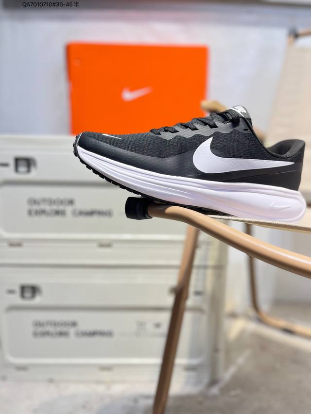 Nk Revolution 8 伦敦8代 超轻网面跑步鞋 兼顾迅疾外观和稳固脚感后跟覆面和中足动态支撑巧妙融合 缔造稳定顺畅的迈步体验 货号：Hj9198 Qa