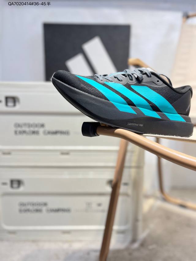 升级原楦原纸版开发#采用轻质单向弹性梭织鞋面材质#中底搭载Lightstrike高密度发泡+前掌单块Lightstrike Pro避震科技#外搭马牌橡胶橡胶防滑