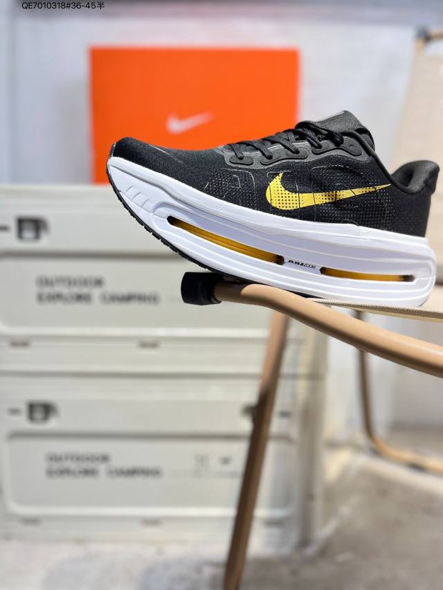 Nike Air Zoom Pegasus Premium 舒适减震防滑 低帮跑步鞋 全掌Reactx泡绵中底 前掌和后跟还配备了Air Zoom气垫单元 据说