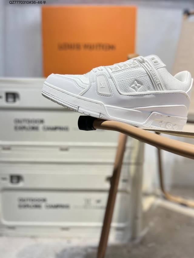 路易威登 Louis Vuitton Lv路易威登板鞋 新款 Lv Trainer最新配色运动鞋 L家 篮球鞋风格运动鞋 该鞋由艺术总监 Virgil Ablo