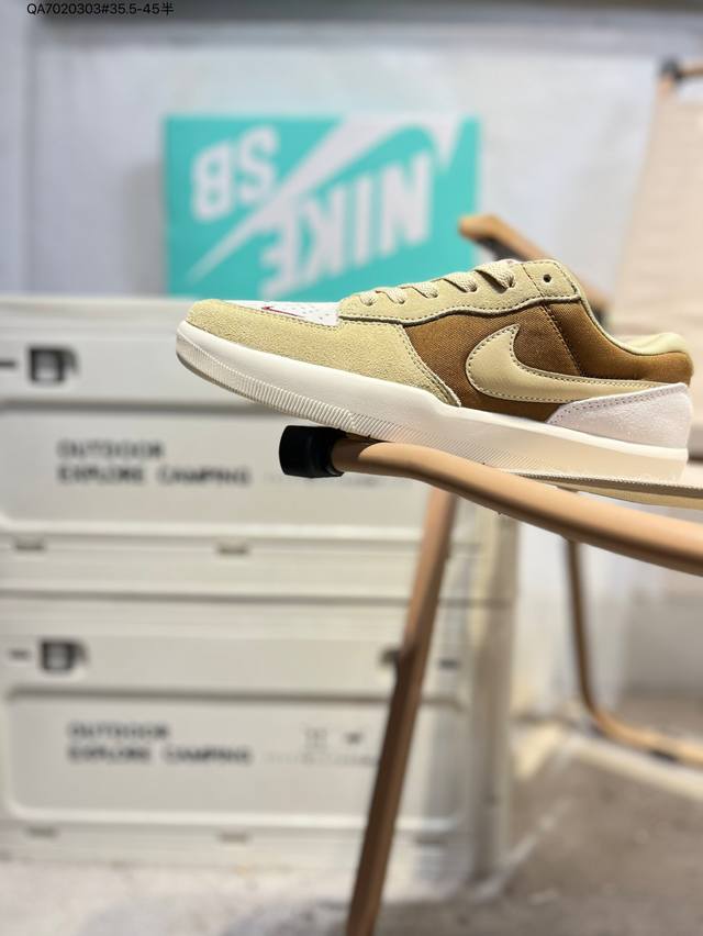 耐克Nike Sb Force 58 运动滑板鞋。这是一款将前沿创新带入街头的单品，它具有硫化杯底，具有出色的耐用性和灵活性。使用柔软皮革和帆布拼接，在饰面上放
