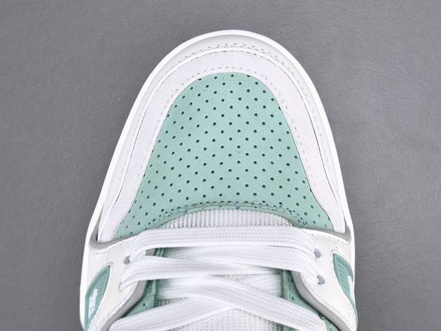 渠道优势 ！ 专柜版 驴牌 Lv Trainer 情侣限定系列 休闲 低帮 时尚板鞋 尺码35 36 37 38 39 40 41 42 43 44 45 46