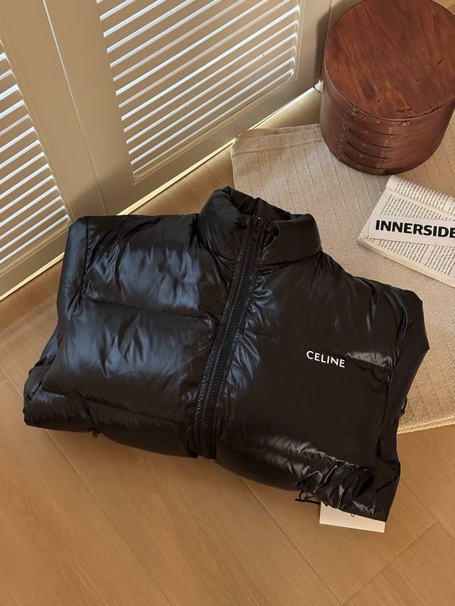 渠道优势，支持代发！ 外贸保真版：赛琳 黑色 短款 Celine 赛琳Fw22 纯色立领面包服长袖拉链宽松羽绒服 这个冬天最最最值得入手的一款 抗寒：零下20-