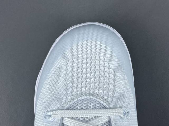 渠道优势 ！ S2 版科比9 Nike Kobe 9 Elite Low Protro 舒适百搭 防滑耐磨 低帮 篮球鞋 男女同款 白色 尺码40-48.5 货