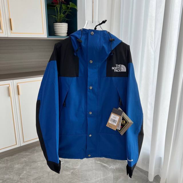 工厂P促销，顶级版本，品质保证，秋季走量款！ 外贸保真版：北面 天蓝色 ｜ -｜ Tnf北面经典冲锋衣 产品配色：黑色，灰白，双拼白，芥末绿，裸粉色，卡其色，纯