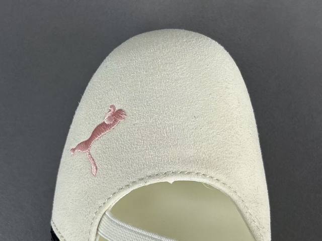 渠道优势 ！ G版 彪马 Rosé X Puma彪马 Speedcat 舒适百搭芭蕾绑带镂空甜美设计感撞色 生活休闲鞋 女款 黑白 尺码35.5-41 货号40