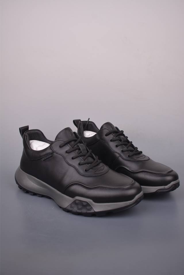 Ecco爱步老爹鞋男士夏季新款 全头层百搭潮流户外运动鞋 健步Biom系列新款 全新的轻量发泡底材与直接注塑橡胶大底相结合 柔软舒适 轻量回弹脚感更轻盈 给你贴