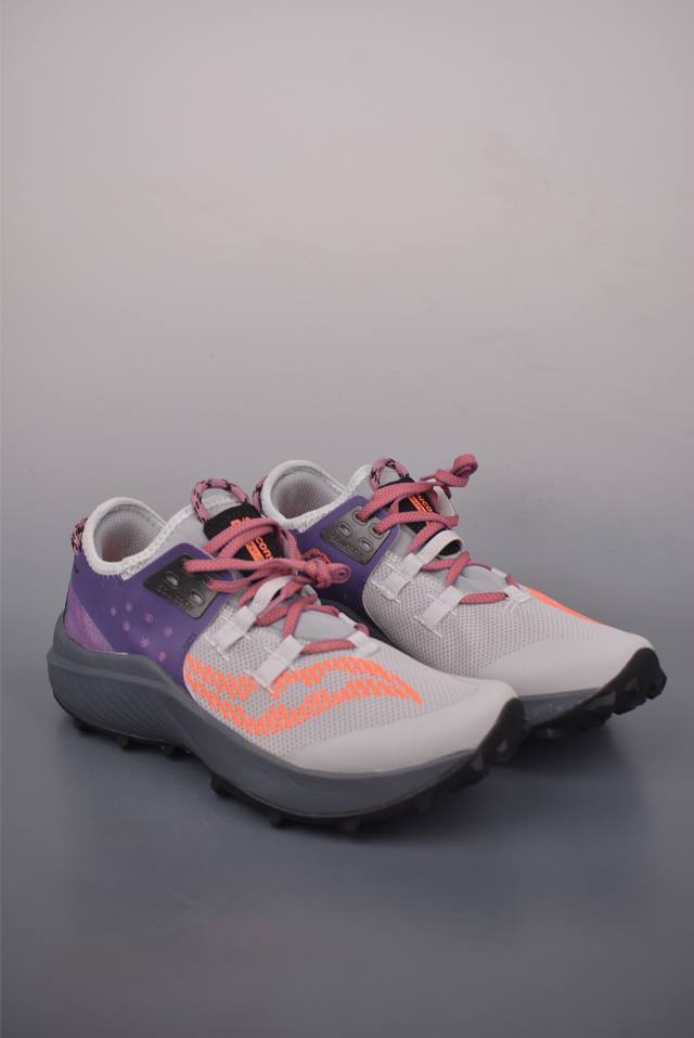 Saucony Endorphin Rift 旗舰级缓震型跑鞋 公司级版本 专供Pwrvizi中底 回弹减震效果棒 全速还算是比较好穿的碳板竞训鞋 外观力量感十