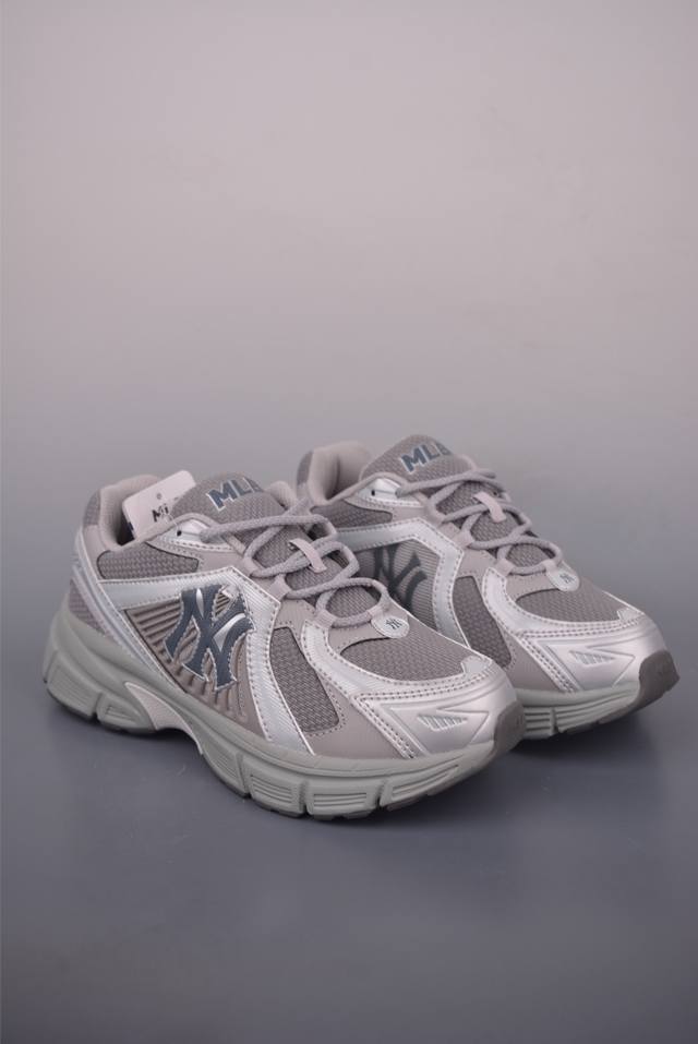 Mlb Curve Trophy Runner 纽约洋基队 潮流时尚厚底运动鞋 张凌赫同款 出游大胆穿 上镜C位密码 以复古基调书写千禧美学 融合现代机能元素风