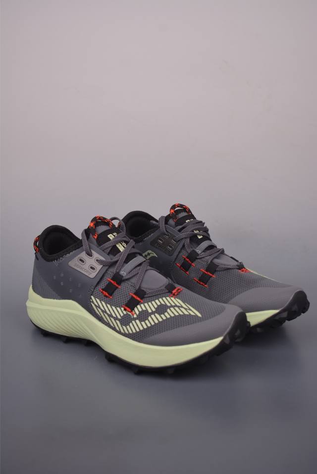 Saucony Endorphin Rift 旗舰级缓震型跑鞋 公司级版本 专供Pwrvizi中底 回弹减震效果棒 全速还算是比较好穿的碳板竞训鞋 外观力量感十