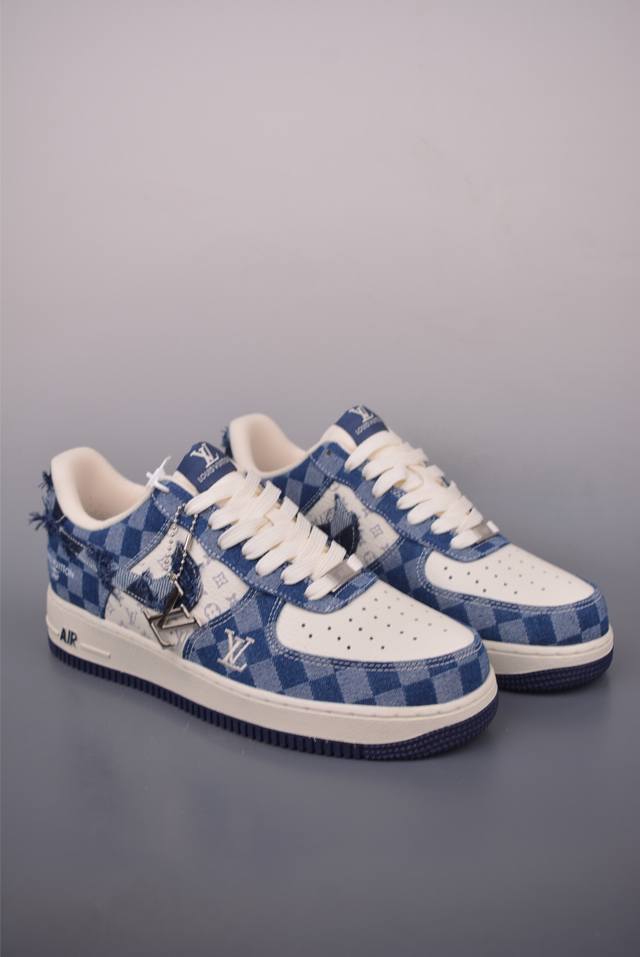 Nike Air Force 1 Low Lv联名 原楦头原纸板 打造纯正空军版型 专注外贸渠道 全掌内置蜂窝气垫 原盒配件 原厂中底钢印、拉帮完美 官方货号: