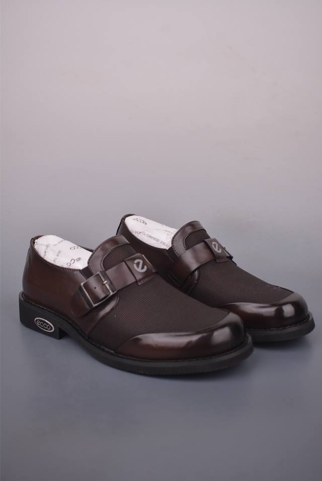 Ecco爱步老爹鞋男士夏季新款 全头层百搭潮流户外运动鞋 健步Biom系列新款 全新的轻量发泡底材与直接注塑橡胶大底相结合 柔软舒适 轻量回弹脚感更轻盈 给你贴