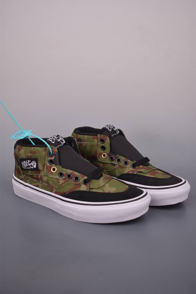 Vans Skate Half Cab 黑迷彩 美式复古休闲中帮休闲职业滑板鞋 货号： Vn000Dz3Blk 尺码：36 36.5 37 38 38.5 39