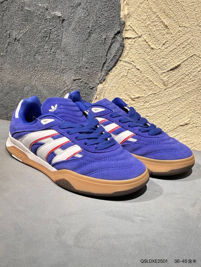 新品上市实拍 阿迪达斯Adidas Predator Freestylebf复古单品 展示了高质量的工艺 带有装饰的超锁缝制和无缝的手感 柔软、柔软的皮革造型和