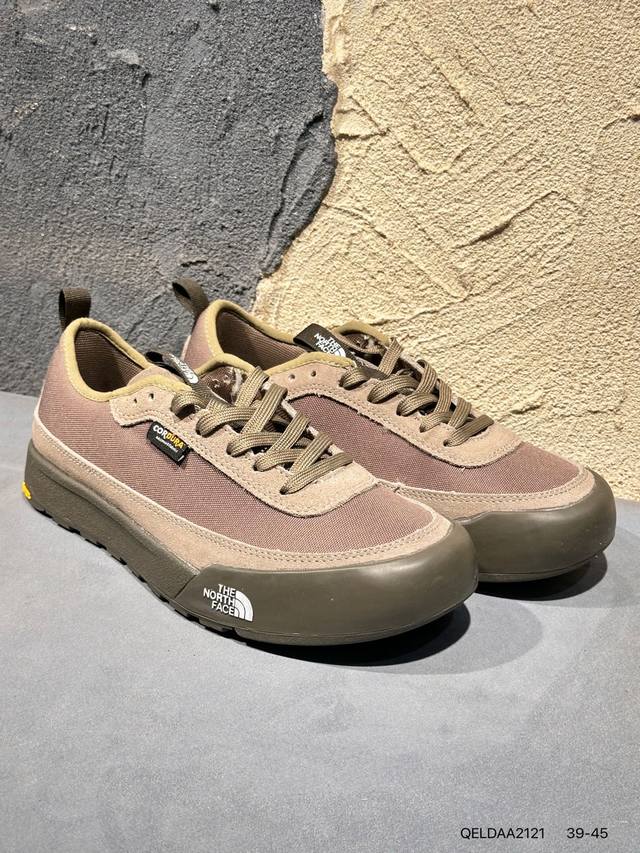 新品上市实拍 #原楦型开发纸版#采用防剐蹭复合牛津布料组合模塑鞋头橡胶片鞋面材质#中底嵌入Eva缓震组合耐磨锯齿耐磨橡胶大底北面机能风鞋太酷了著名户外品牌-北面