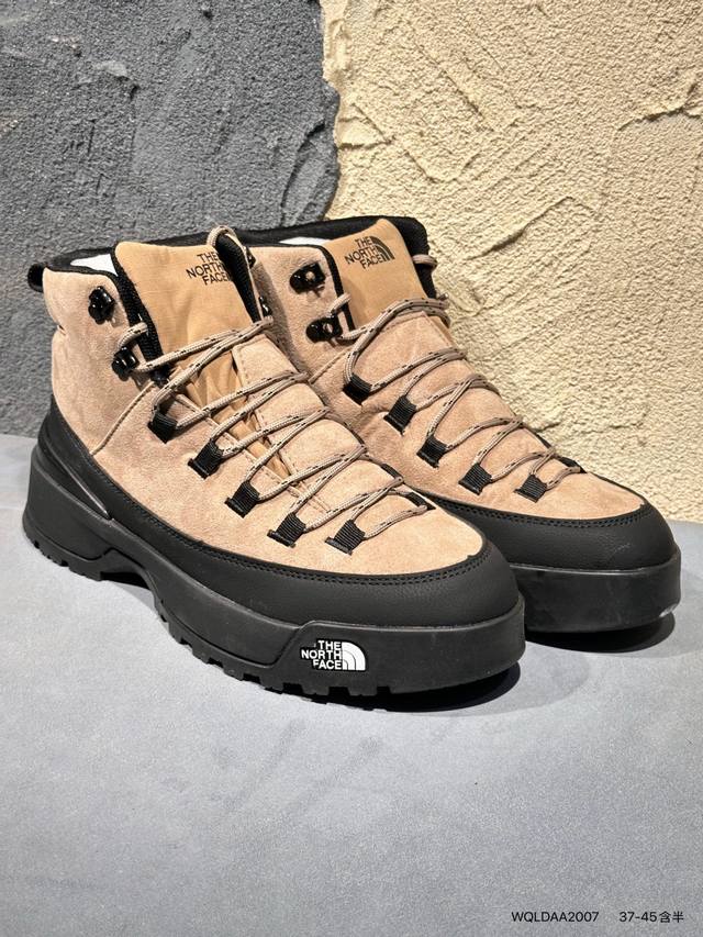 新品上市实拍 #原楦型开发纸版#采用防剐蹭复合牛津布料组合模塑鞋头橡胶片鞋面材质#中底嵌入Eva缓震组合耐磨锯齿耐磨橡胶大底北面机能风鞋太酷了著名户外品牌-北面