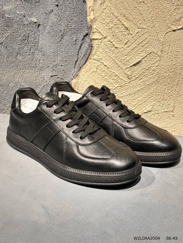 新品上市实拍 Ecco爱步 广东原版透气 配备原版三件套 防尘纸 高弹大底 全头层牛皮 新款百搭休闲款 纯手工制成 鞋面走线工整 清晰质感 原单品质 拼接运动透