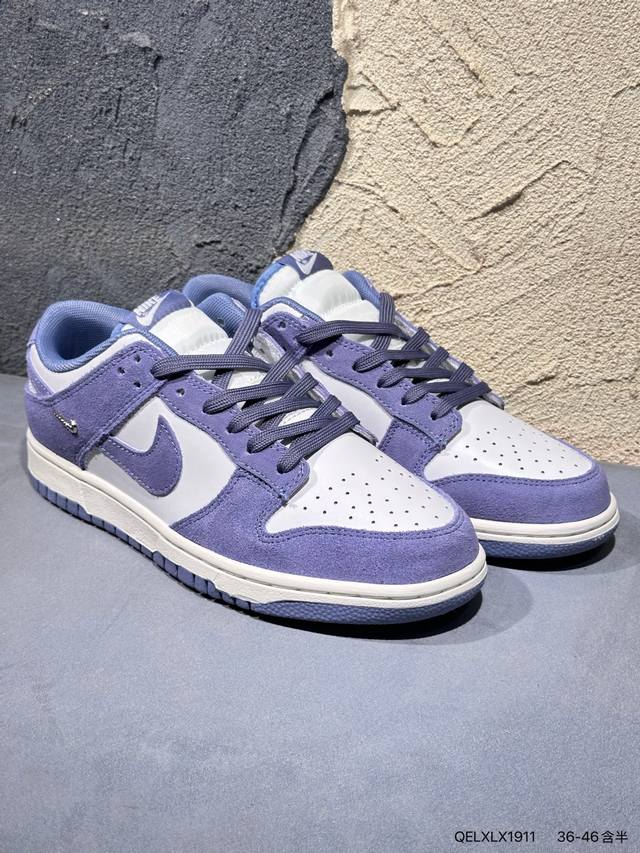 新品上市实拍 耐克Nike Dunk Low 板鞋Sb系列经典百搭休闲运动板鞋加厚鞋舌的填充，使舒适性大大提升，同时也更方便穿脱中底部分则加入了脚感柔软舒适Zo