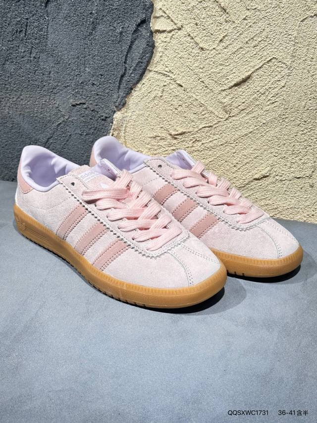 新品上市实拍 Adidas 阿迪达斯 优选版，男女鞋真标半码制，采用柔软革鞋面材质，外露轻量Eva中底嵌片最近超级火的一双鞋，阿迪达斯Adidas Origin