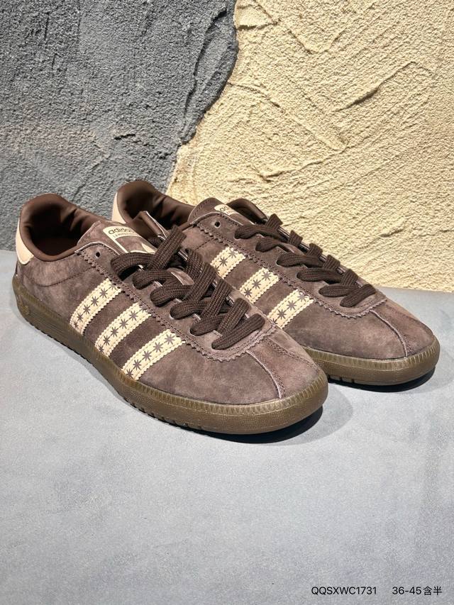 新品上市实拍 Adidas 阿迪达斯 优选版，男女鞋真标半码制，采用柔软革鞋面材质，外露轻量Eva中底嵌片最近超级火的一双鞋，阿迪达斯Adidas Origin