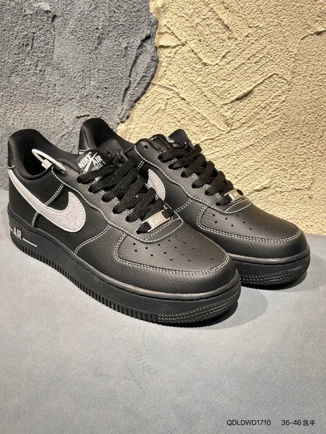 Nike Air Force 1 Low 白蓝 原楦头原纸板 打造纯正空军版型 专注外贸渠道 全掌内置蜂窝气垫 原盒配件 原厂中底钢印、拉帮完美 官方货号：Hq