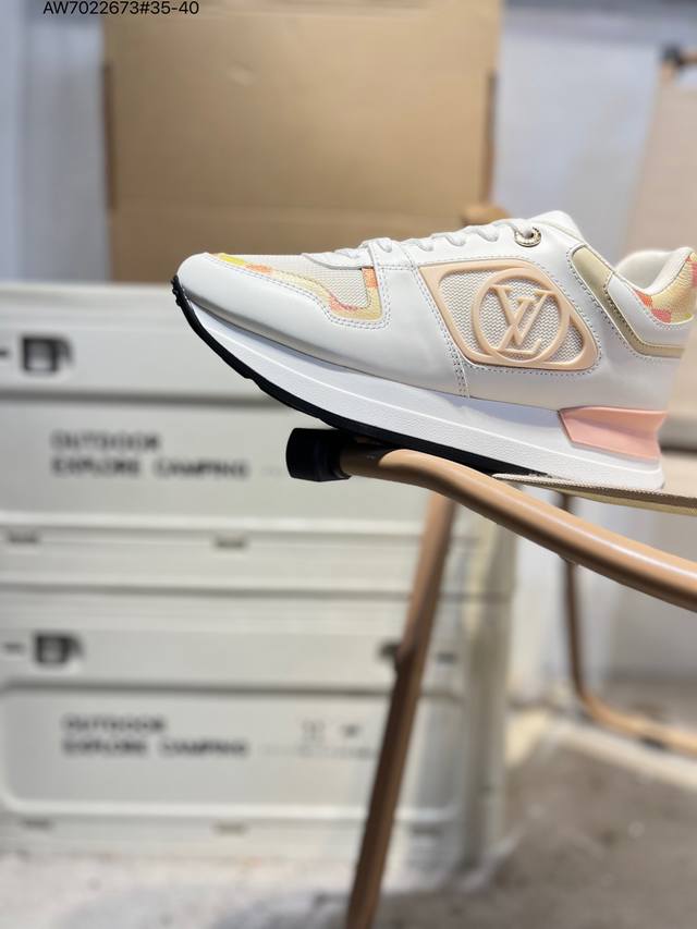 双十一福利特价采用 粒面牛剖革鞋面材质#鞋垫嵌入超软脚感Pu乳胶物料#中底缓震Pu组合防滑耐磨外底法国顶级高奢品牌 Lv路易威登Louis Vuitton Lv