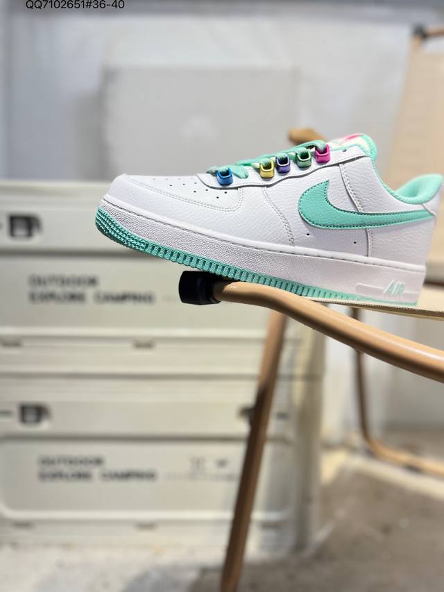 耐克 Nike Air Force 1 '07空军一号 百搭休闲运动板鞋。柔软、弹性十足的缓震性能和出色的中底设计，横跨复古与现代的外型结合Dh7561 Qq7
