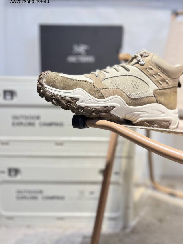 始祖鸟 Konseal Lt W覆盖透气男越野跑鞋 适合技术路线单日徒步穿着也可以一脚蹬穿法 Aeriosflgtx鞋受到长途野外跑步鞋的启发 适合在变化的地形