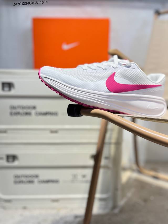 Nk Revolution 8 伦敦8代 超轻网面跑步鞋 兼顾迅疾外观和稳固脚感后跟覆面和中足动态支撑巧妙融合 缔造稳定顺畅的迈步体验Hj8485 Qa7012