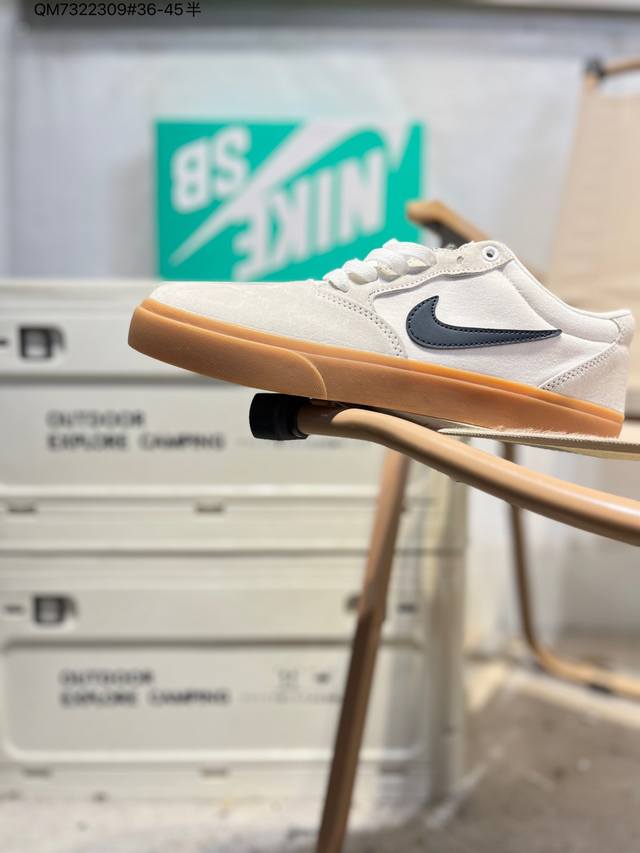 耐克Nike Sb Chron Solarsoft 百搭单品 太阳软底系列内增高休闲百搭滑板板鞋 采用耐磨翻毛皮拼接透气帆布鞋面材质 搭载双密度泡棉鞋垫 货号: