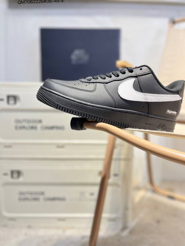 耐克 Nike Air Force 1 '07空军一号 百搭休闲运动板鞋。柔软、弹性十足的缓震性能和出色的中底设计，横跨复古与现代的外型结合Cu9225 Qm7