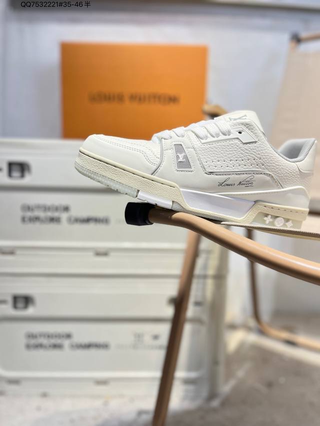 路易威登 Louis Vuitton Lv路易威登板鞋 新款 Lv Trainer最新配色运动鞋 L家 篮球鞋风格运动鞋 该鞋由艺术总监 Virgil Ablo