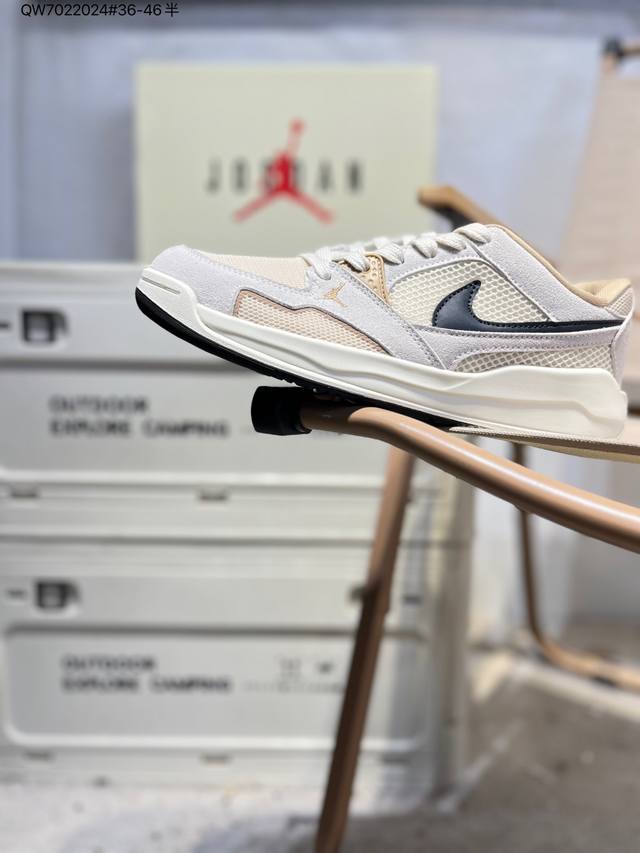 Jordan 乔丹 男女鞋真标半码制，升级原楦原纸板开发版型，采用反绒超纤革组合网眼布鞋面材质，中底缓震泡棉物料组合橡胶外底Jordan 又出 合体鞋 ！耐克N