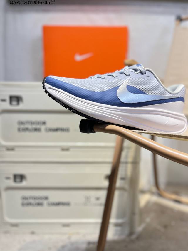 Nk Revolution 8 伦敦8代 超轻网面跑步鞋 兼顾迅疾外观和稳固脚感后跟覆面和中足动态支撑巧妙融合 缔造稳定顺畅的迈步体验Hj8485 Qa70 1