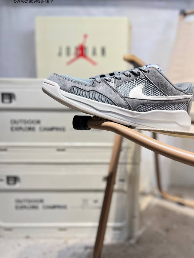 耐克 乔丹 Nike Jordan 篮球鞋 Jordan Cmft Era 运动鞋，作为运动休闲款式，外观上延续了复古韵味，鞋面质感层次丰富。 货号: Hj67