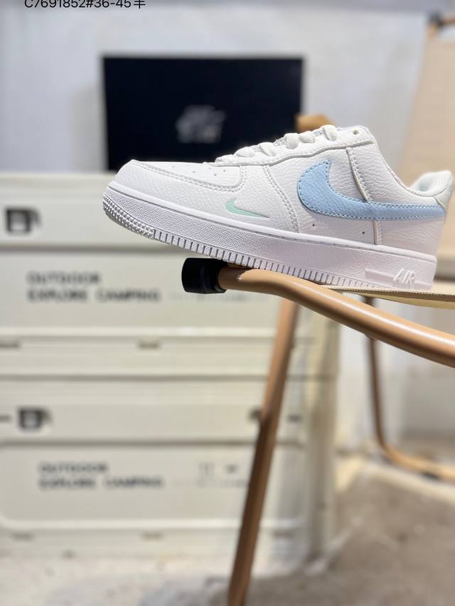 耐克 Nike Air Force 1 '07空军一号 百搭休闲运动板鞋。柔软、弹性十足的缓震性能和出色的中底设计，横跨复古与现代的外型结合Fd4616 C76