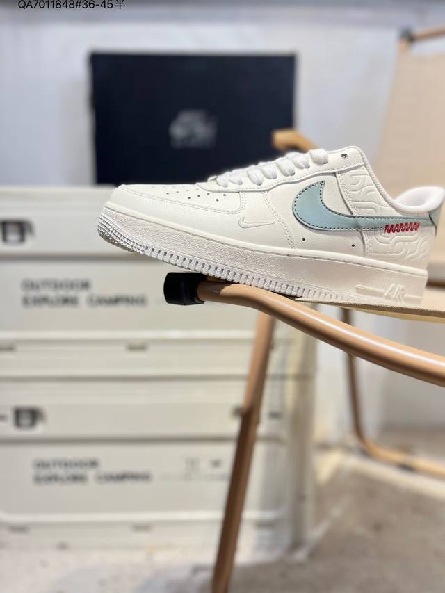 耐克 Nike Air Force 1 '07空军一号 百搭休闲运动板鞋。柔软、弹性十足的缓震性能和出色的中底设计，横跨复古与现代的外型结合Hv5979 Qa7