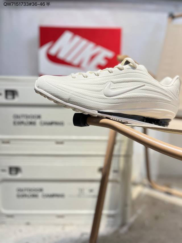 Nike Shox Z 耐克低帮复古舒适百搭男女运动休闲鞋 Nike Shox Z 以简约设计诠释高阶运动风格，但它绝非低调之作。 新品延续了千禧年之初 Sho