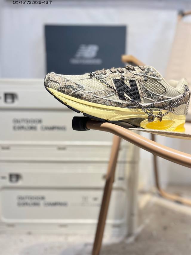 New Balance 2010系列复古老爹风休闲鞋 #采用轻质牛剖革拼接透气网眼衬垫织物鞋面材质 T-Beam大底提供足步弓支撑，保持步态稳定 后跟搭载外露缓