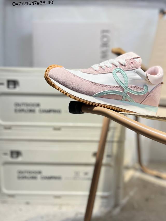 西班牙百年皮具奢华品牌 罗意威Loewe Ballet Runner Sneakers 芭蕾舞 系列阿甘复古风德训薄底百搭休闲运动鞋L815282Xa7 Qx7