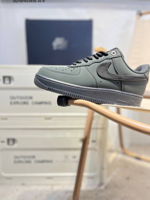 耐克 Nike Air Force 1 '07空军一号 百搭休闲运动板鞋。柔软、弹性十足的缓震性能和出色的中底设计，横跨复古与现代的外型结合Cj9179 Qq7