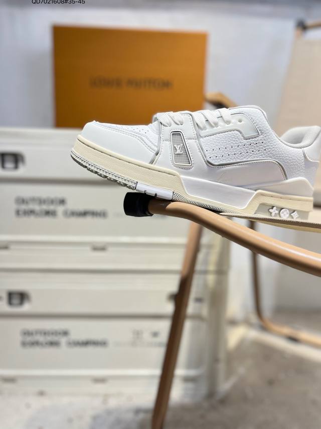 路易威登 Louis Vuitton Lv路易威登板鞋 新款 Lv Trainer最新配色运动鞋 L家 篮球鞋风格运动鞋 该鞋由艺术总监 Virgil Ablo