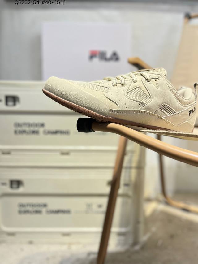 Fila Fusion 斐乐 潮牌低帮运动休闲鞋 Filafusion主要以时尚运动文化 跨界联名为主 结合当下广受欢迎的滑板街篮 棒球、骑行等时尚运动 运用拼