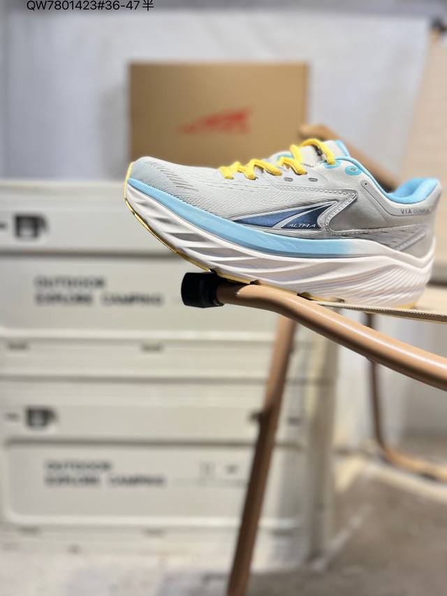 搭载轻量化材料超轻量泡棉中底#外置V版橡胶防滑黄金大底穿越自然，迎接挑战美国专业运动品牌 奥创Altra Olympus 6 Low 奥林巴斯6代系列低帮轻量户