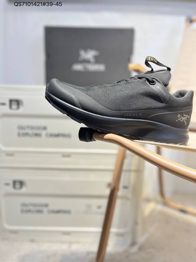 始祖鸟 Konseal Lt W覆盖透气男越野跑鞋 适合技术路线单日徒步穿着也可以一脚蹬穿法 Aeriosflgtx鞋受到长途野外跑步鞋的启发 适合在变化的地形