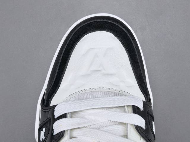 渠道优势 ！ 专柜版 驴牌 Lv Trainer 情侣限定系列 休闲 低帮 时尚板鞋 尺码38 39 40 41 42 43 44 45 46男款 注：此款比运
