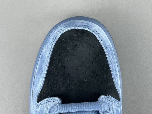 渠道优势 ！ 纯原版 Dunk Supreme X Nike Dunk Sb Low 柔软舒适 防滑耐磨 低帮 板鞋 男女同款 黑篮 尺码40-47.5 货号H