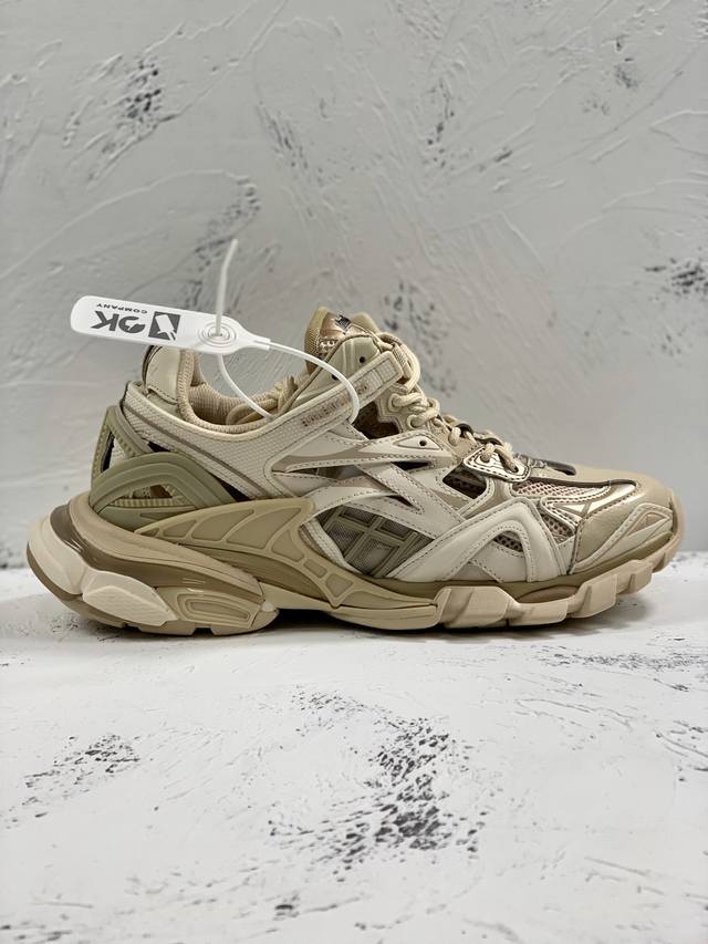 渠道优势 ！ Ok版 巴黎 Balenciaga巴黎世家 Track 2.0 圆头系带 低帮 老爹鞋 男女同款 尺码35 36 37 38 39 40 41 4