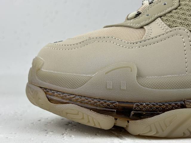渠道优势 ！ Ok版 巴黎 Balenciaga巴黎世家 Triple S Clear Sole Sneaker 系带 低帮 老爹鞋 男女同款 尺码35 36